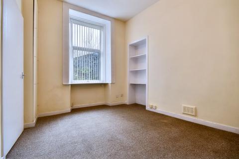 2 bedroom flat to rent, Murdieston Street, Inverclyde, Greenock, PA15