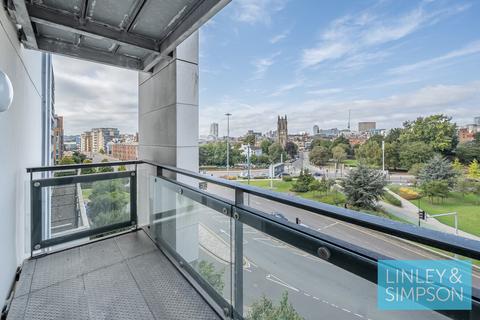 2 bedroom flat for sale, GATEWAY NORTH, CROWN POINT ROAD, LEEDS, LS9