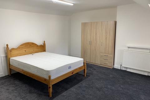 undefined, LEEDS LS3