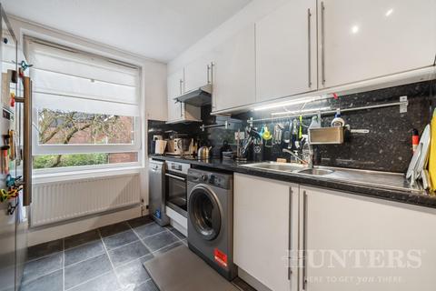 2 bedroom maisonette for sale, Kessock Close, London, N17 9PN