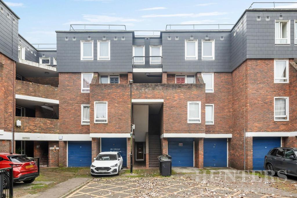 30 Kessock Close N17 9 PN-1.jpg