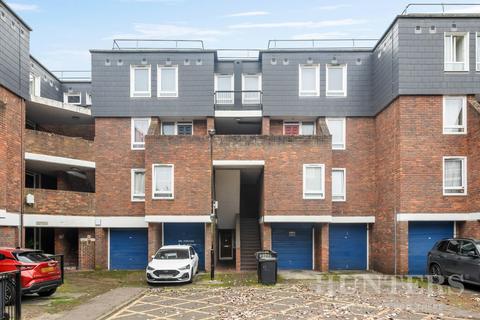 2 bedroom maisonette for sale, Kessock Close, London, N17 9PN