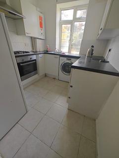 3 bedroom flat to rent, Church Road, Isleworth TW7