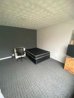 4 bedroom terraced house to rent, Leeds LS6