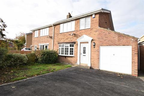 3 bedroom semi-detached house to rent, Newfield Crescent, Normanton WF6