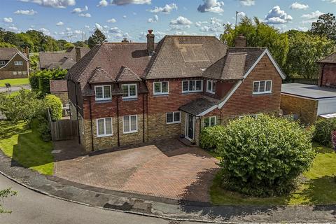 5 bedroom detached house for sale, Meadoway, Aylesbury HP17