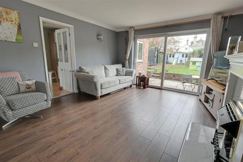 3 bedroom semi-detached house for sale, Pinemount Road, Hucclecote, Gloucester