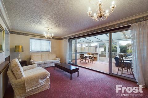 3 bedroom bungalow for sale, Cumberland Road, Ashford, Surrey, TW15