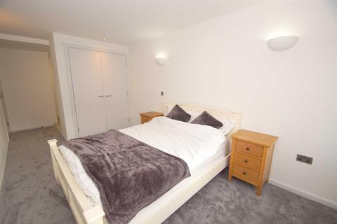 2 bedroom apartment to rent, West Point, Wellington Street, Leeds