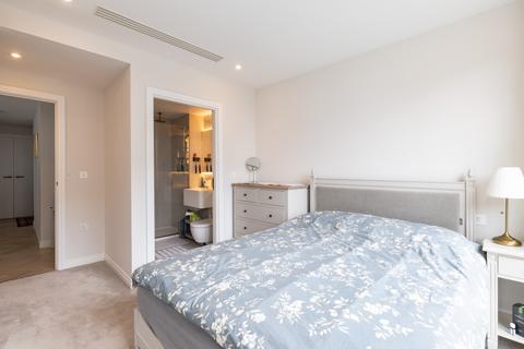 2 bedroom flat for sale, 1 Parkland Walk London SW6