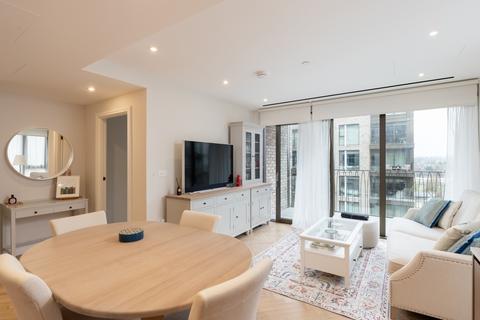 2 bedroom flat for sale, 1 Parkland Walk London SW6