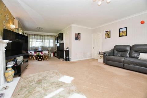 4 bedroom detached house for sale, Station Road, Whitton