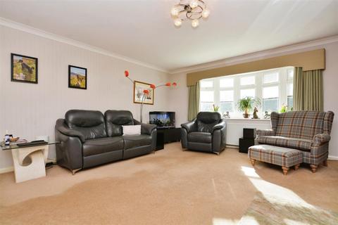 4 bedroom detached house for sale, Station Road, Whitton