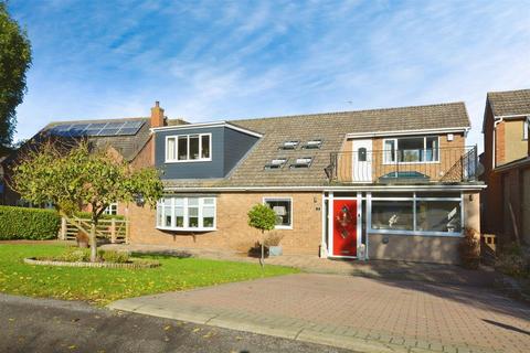 4 bedroom detached house for sale, Station Road, Whitton