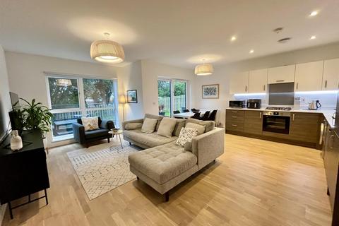 16 Grays Crescent, Newhaven, BN9 9FE