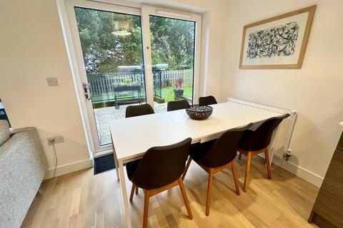 16 Grays Crescent, Newhaven, BN9 9FE