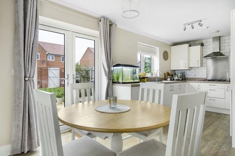 3 bedroom semi-detached house for sale, Bonners Mead, Benson, OX10