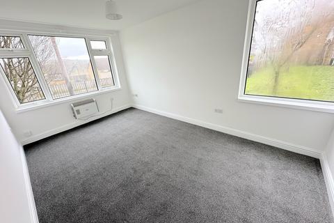 2 bedroom ground floor flat to rent, Cumberland Close, Halifax HX2