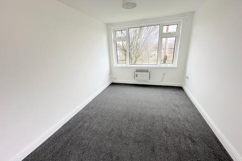 2 bedroom ground floor flat to rent, Cumberland Close, Halifax HX2