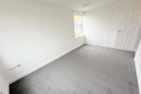 2 bedroom ground floor flat to rent, Cumberland Close, Halifax HX2