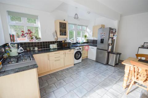 3 bedroom semi-detached house to rent, Gleadless Bank, Sheffield