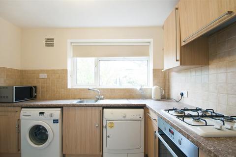 2 bedroom maisonette for sale, Hermitage Close, Slough