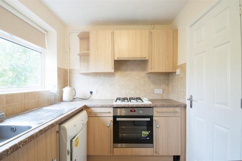 2 bedroom maisonette for sale, Hermitage Close, Slough