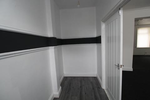 3 bedroom end of terrace house to rent, Frobisher Street, Hebburn NE31