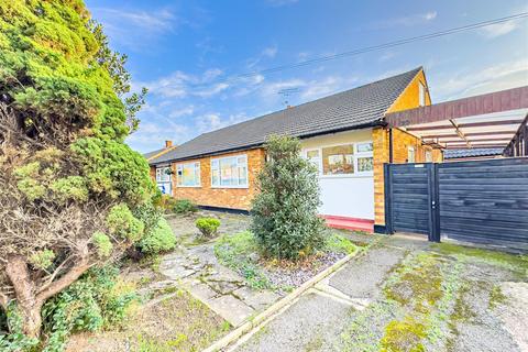 2 bedroom semi-detached bungalow for sale, Mapledene Avenue, Hockley SS5