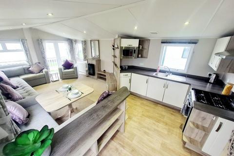 2 bedroom static caravan for sale, Dovercourt Holiday Park