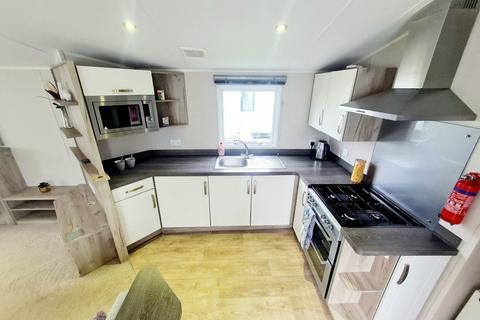 2 bedroom static caravan for sale, Dovercourt Holiday Park