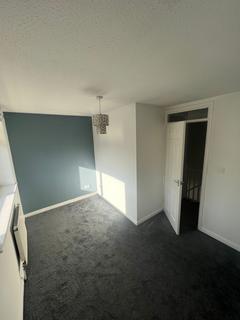 2 bedroom semi-detached house to rent, Eastcombe Avenue, Salford M7