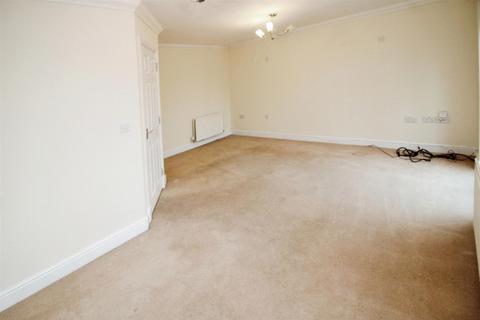 3 bedroom townhouse for sale, Broadwell Drive, Shipley BD18