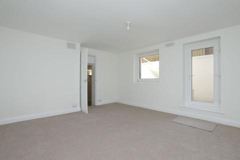 2 bedroom flat for sale, Lynton Court Mansions, 93C Eastern Esplanade, CT9