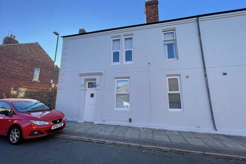 2 bedroom terraced house to rent, Lord Street, South Shields