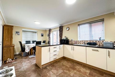4 bedroom detached house for sale, Lotus Drive, Bridgwater.