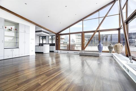 3 bedroom penthouse to rent, Triangle Court, Three Oak Lane, Shad Thames, London, SE1