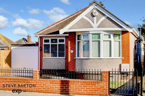 4 bedroom detached bungalow for sale, Heathview Road, Grays RM16