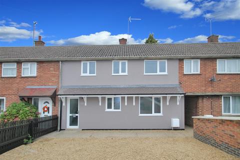 3 bedroom terraced house to rent, Mill Road, Kettering NN14