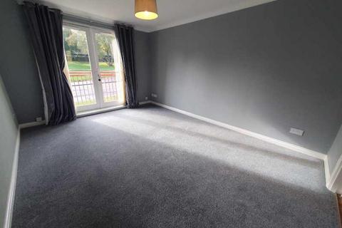 2 bedroom flat to rent, Creteil Court, Falkirk FK1