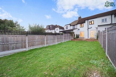 16 Hawkdene, London, E4 7PF