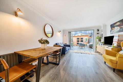 2 bedroom terraced house for sale, Harper Mews, Earlsfield