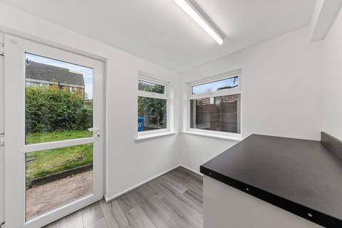 577 Winwick Road, Warrington, WA2 8QE