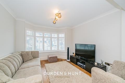 3 bedroom semi-detached house for sale, Lambourne Gardens, Hornchurch, RM12