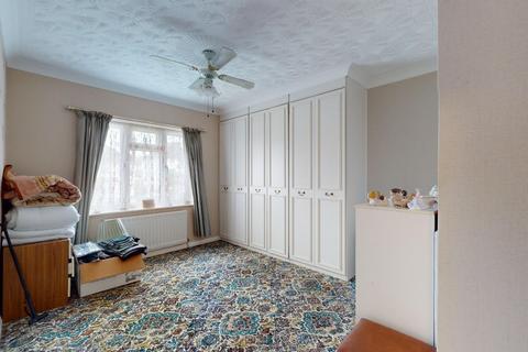 22 Bucks Cross Road, Northfleet, Gravesend, DA11 7ES