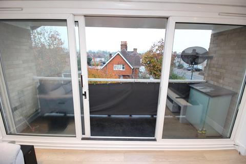 2 bedroom flat for sale, Gander Green Lane, North Cheam SM3