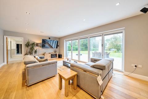 5 bedroom bungalow for sale, Telegraph Lane, Four Marks, Alton, Hampshire, GU34