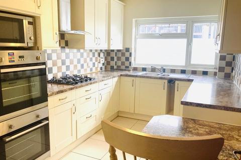 2 bedroom flat for sale, Bays Court, Hale Lane, Edgware HA8