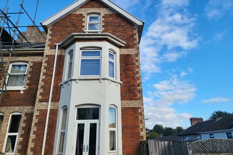 3 bedroom apartment to rent, Victoria Avenue, Newport NP19