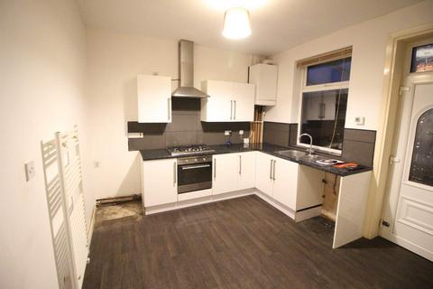 3 bedroom terraced house to rent, Westminister Street, Sudden, Rochdale